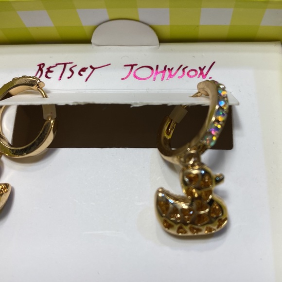 HOST PICK Betsey Johnson Earrings Hoops with Ducks and rhinestones NWT - Picture 4 of 6